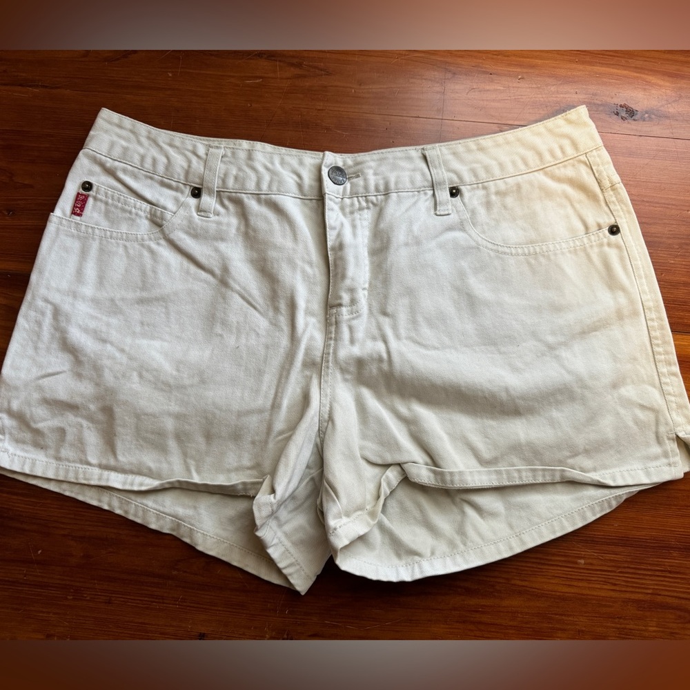 Mudd Vintage Khaki Shorts. SZ 13.
